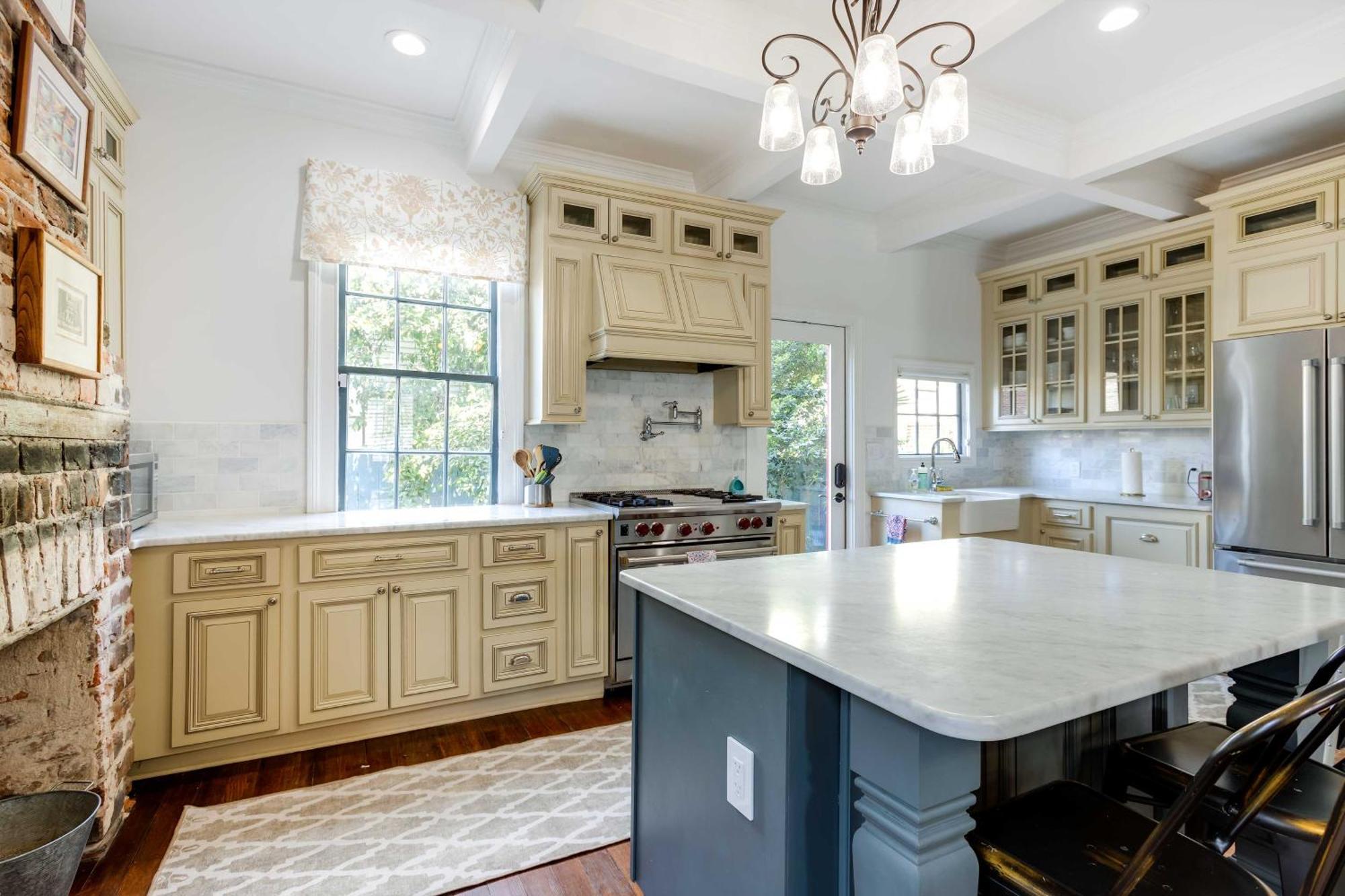 Historic Walkable Location! Savannah