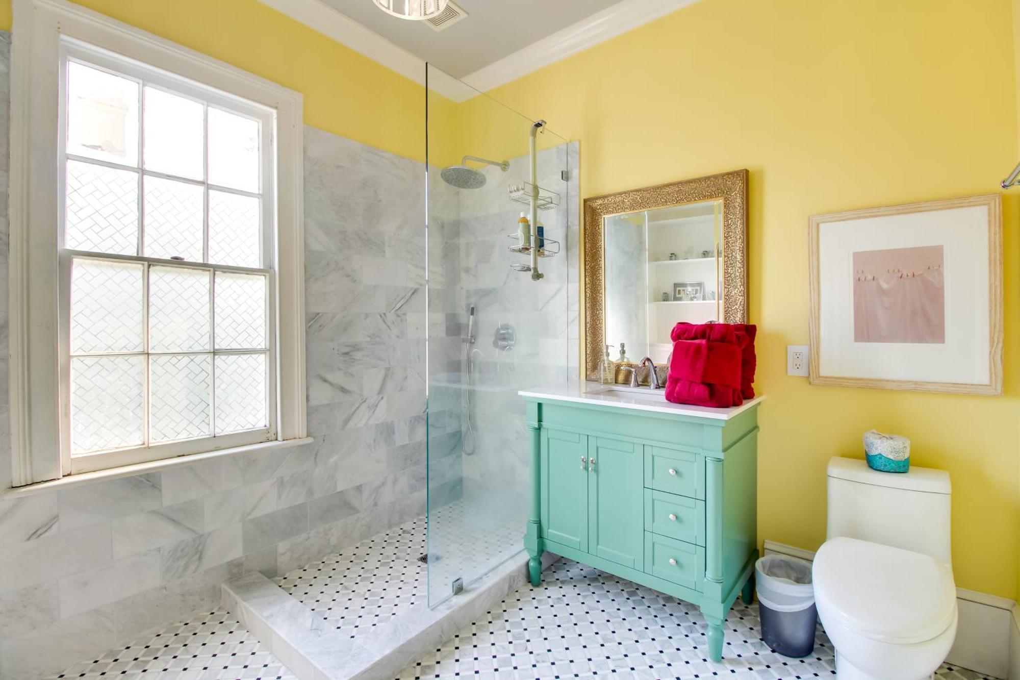 Historic Walkable Location! * Savannah